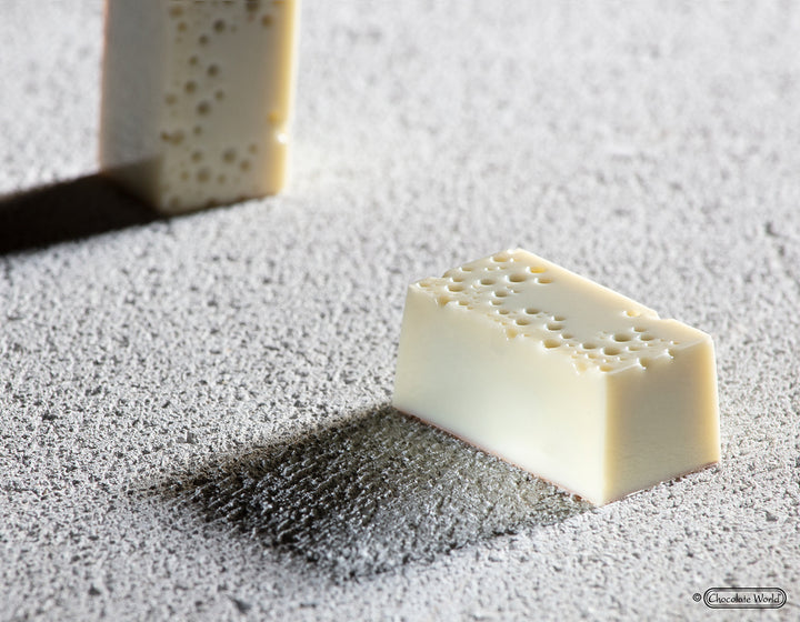 Chocolate World RM12097 / 11.6 g / 24 Cavities Polycarbonate Mould