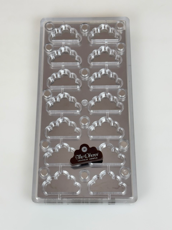 MMV 022 Cloud Magnetic Mould 45 x 25 MM + Logo Sheet Set