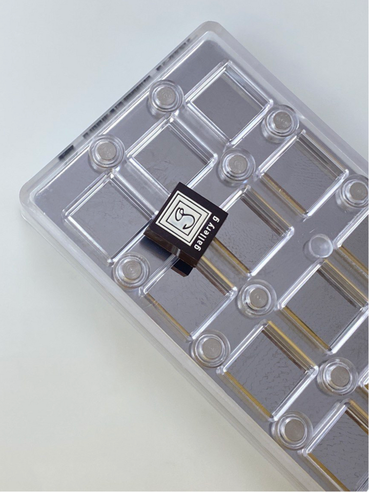 MMV 019 Square Magnetic Mould 29 x 29 MM + Logo Sheet Set