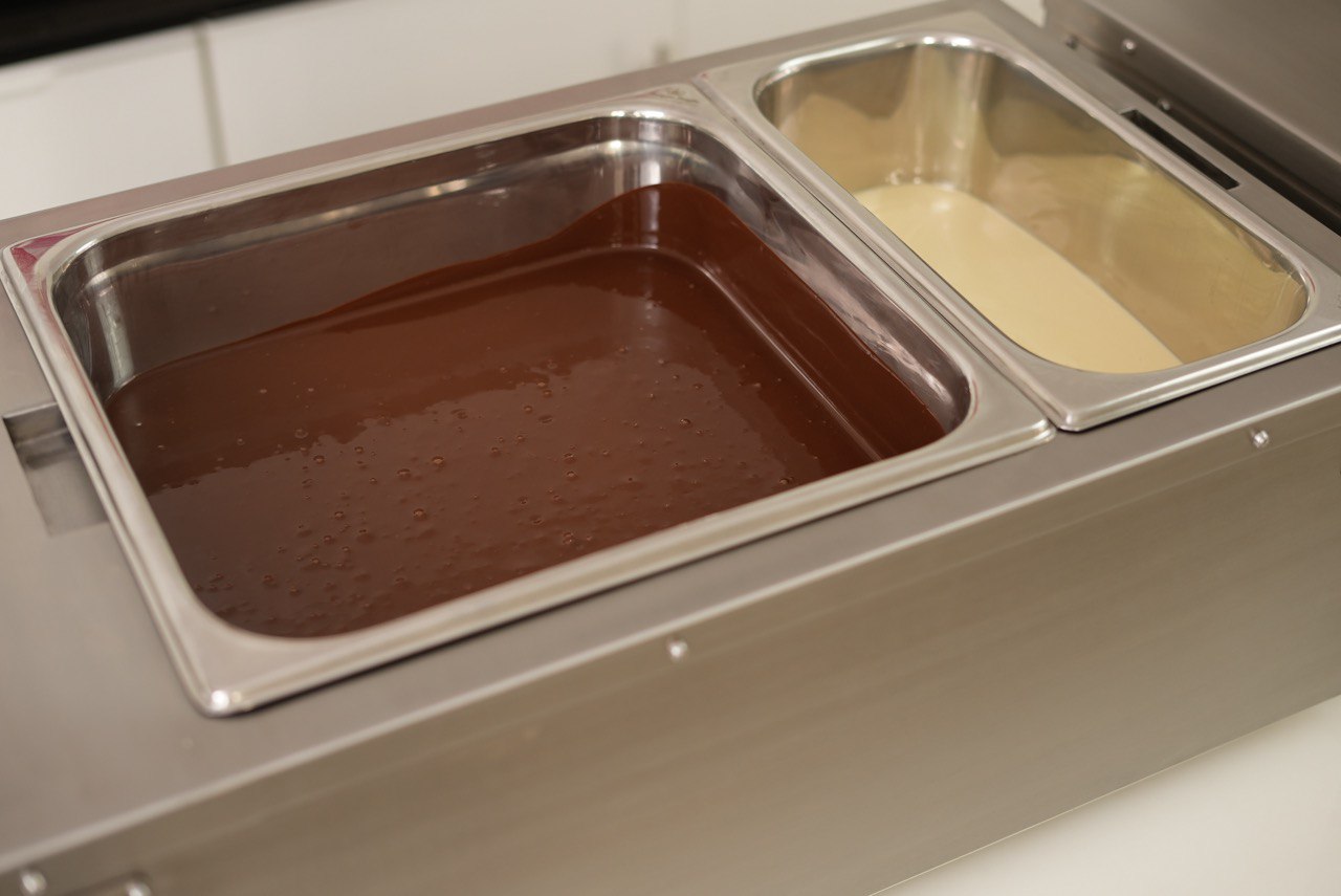 ChocoMan Melt 12-2C, 2 Tub 12 Kg Chocolate Melter / Warmer with Night Heat Mode