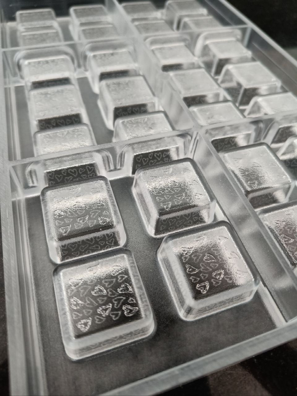 Hans Brunner RB9175  / 10 g / 28 cavities Polycarbonate Chocolate Mould