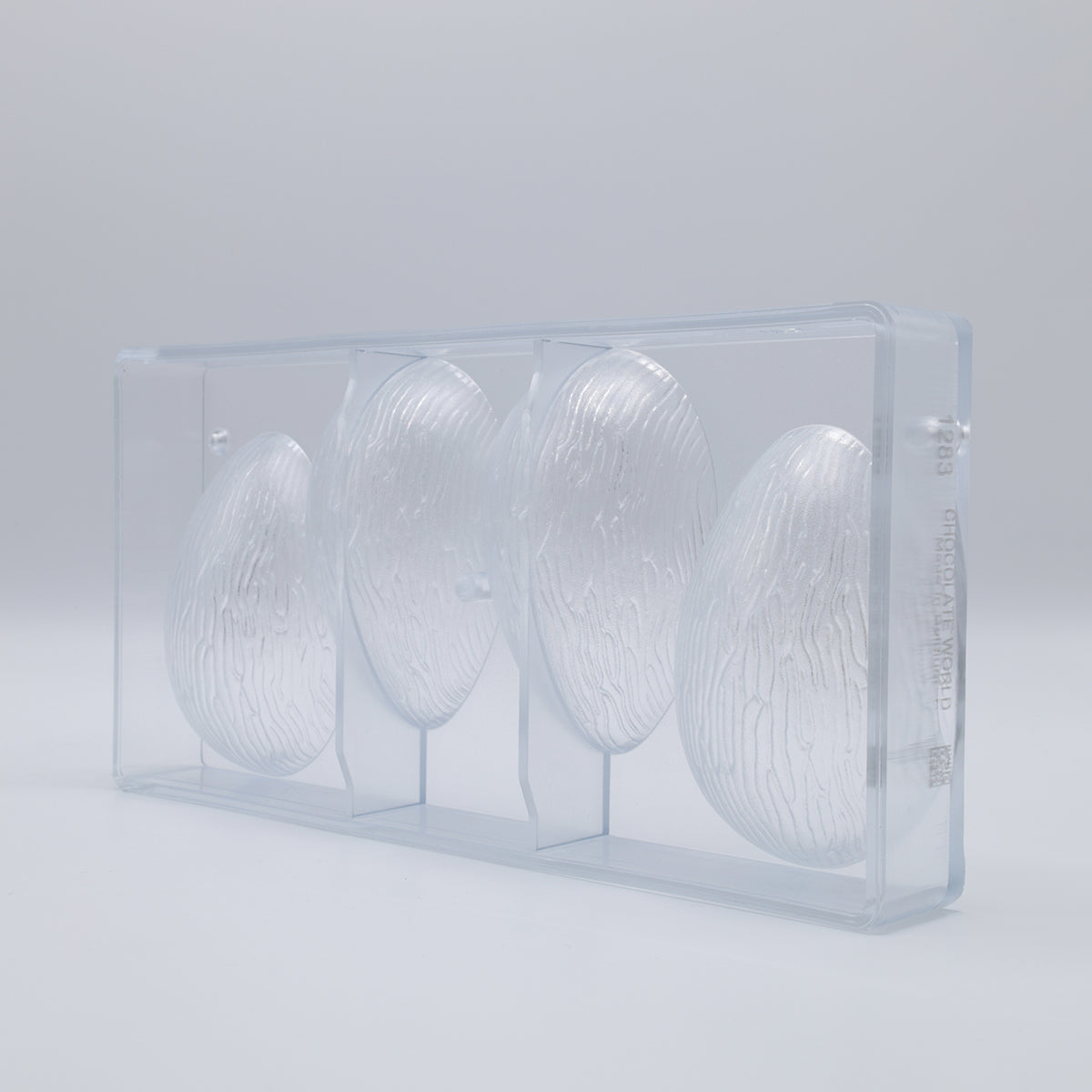 Chocolate World RM1283 / 136 g / 4 Cavities Polycarbonate Easter Egg