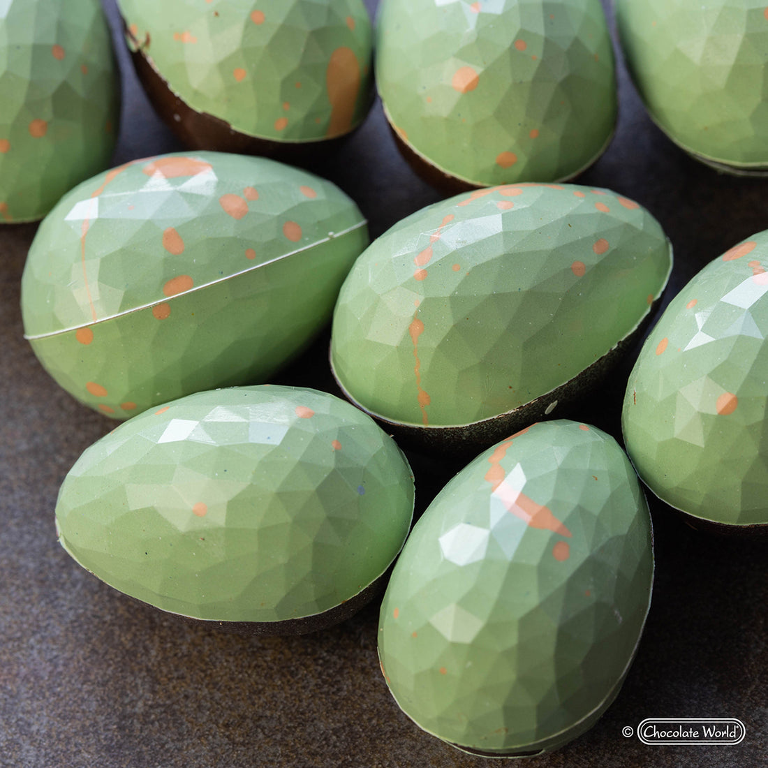 Chocolate World RM1891 / 5.5 g / 24 Cavities Polycarbonate Easter Egg