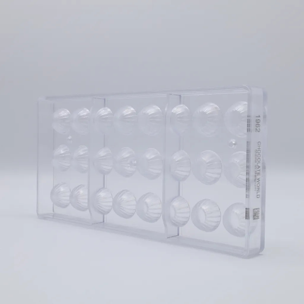 Chocolate World RM1962 / 10.5 g / 24 Cavities Polycarbonate Mould - Mangharam Chocolate Solutions