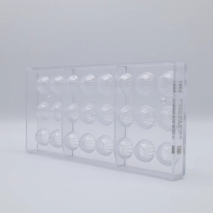 Chocolate World RM1962 / 10.5 g / 24 Cavities Polycarbonate Mould - Mangharam Chocolate Solutions