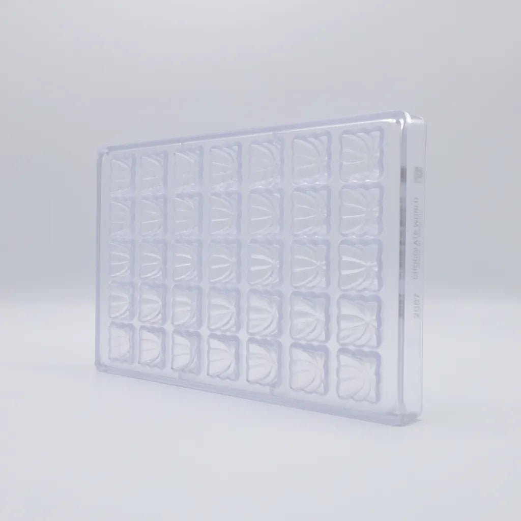Chocolate World RM2057 / 6 g / 35 Cavities Polycarbonate Mould