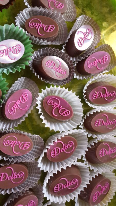 MMV 005 Oval Magnetic Mould 35 x 24 MM + Logo Sheet Set