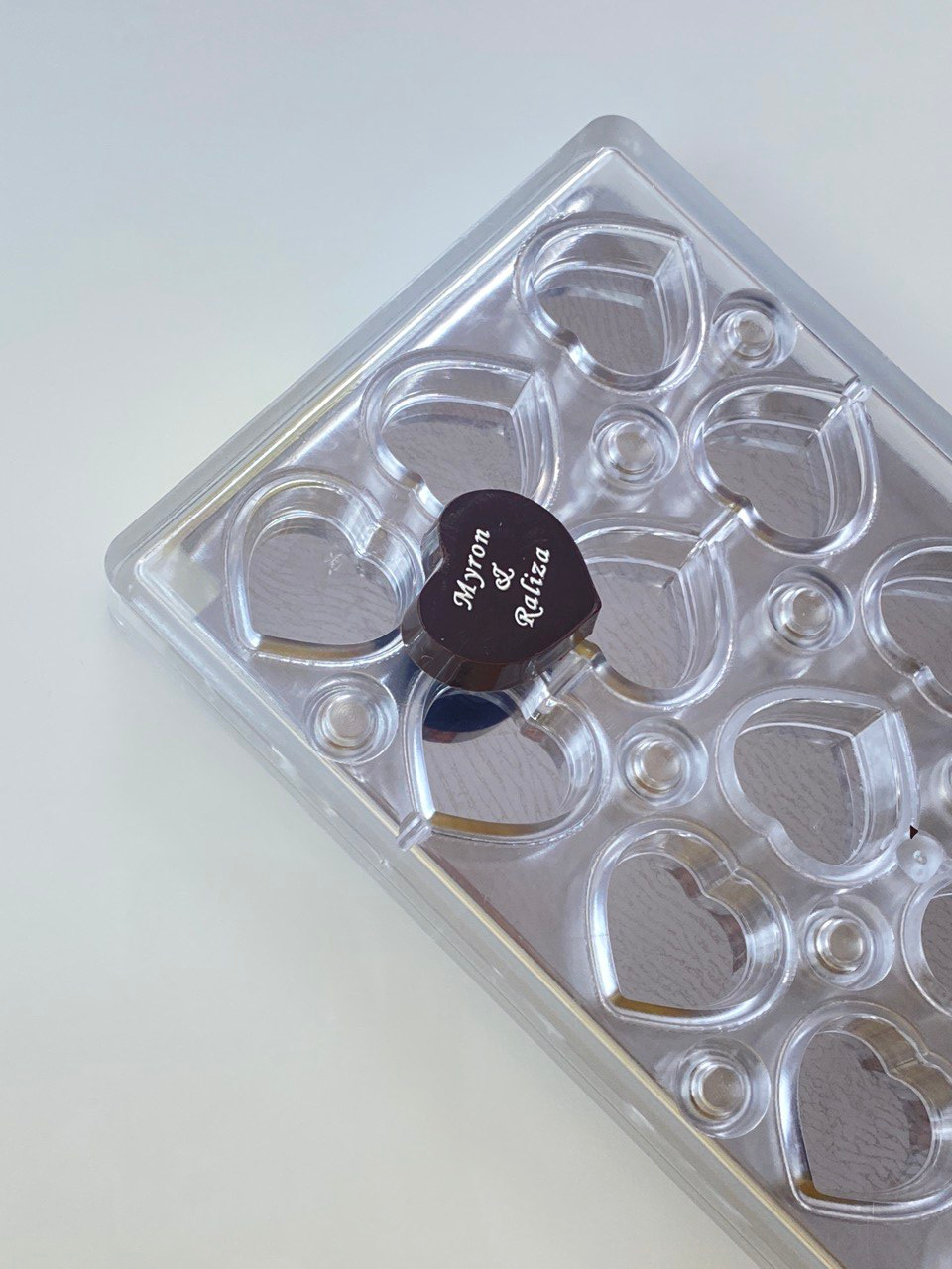 MMV 013 Heart Magnetic Mould 30 x 32 MM + Logo Sheet Set