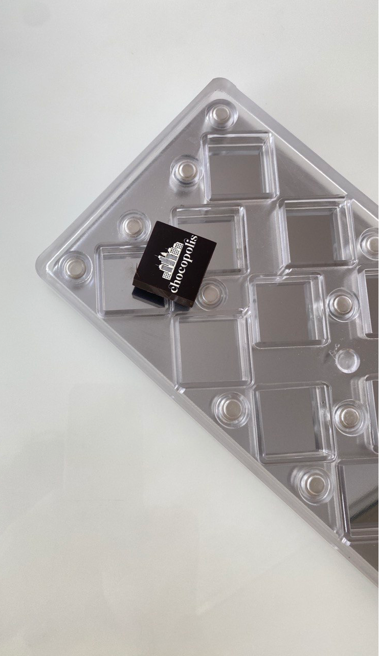 MMV 042 Square Magnetic Mould 30 x 30 MM + Logo Sheet Set