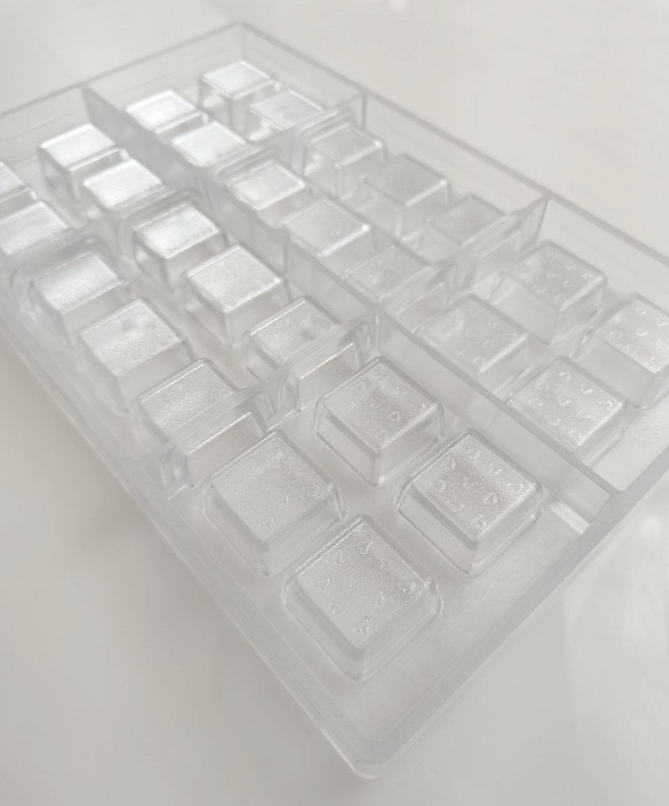 Hans Brunner RB9175  / 10 g / 28 cavities Polycarbonate Chocolate Mould