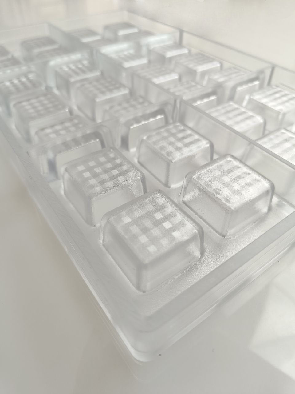 Hans Brunner RB9188 / 10 gr / 28 Cavities Polycarbonate Chocolate Mould