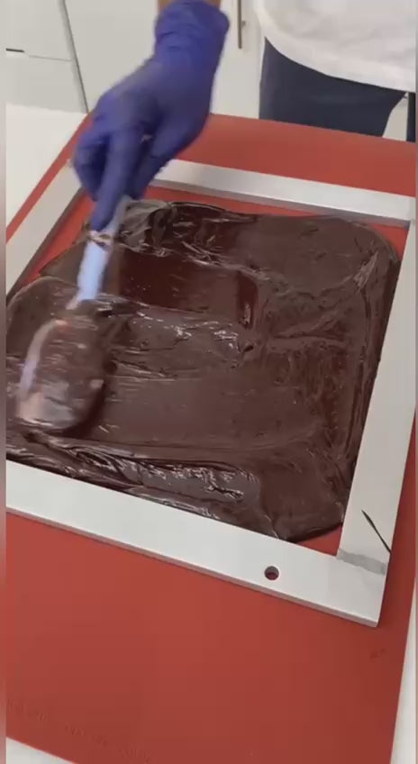 Video showcasing the utility of setting ganache in the 10mm frame by Mangharam  Chef
