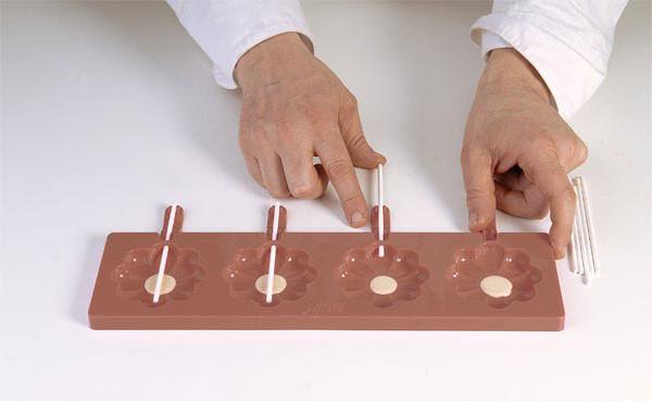 POP04 Daisy Pop - Mangharam Chocolate Solutions