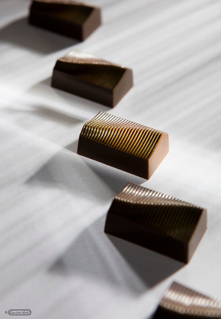 Chocolate World Polycarbonate Mould RM1969 / 10.5 gr / 24 cavities - Mangharam Chocolate Solutions