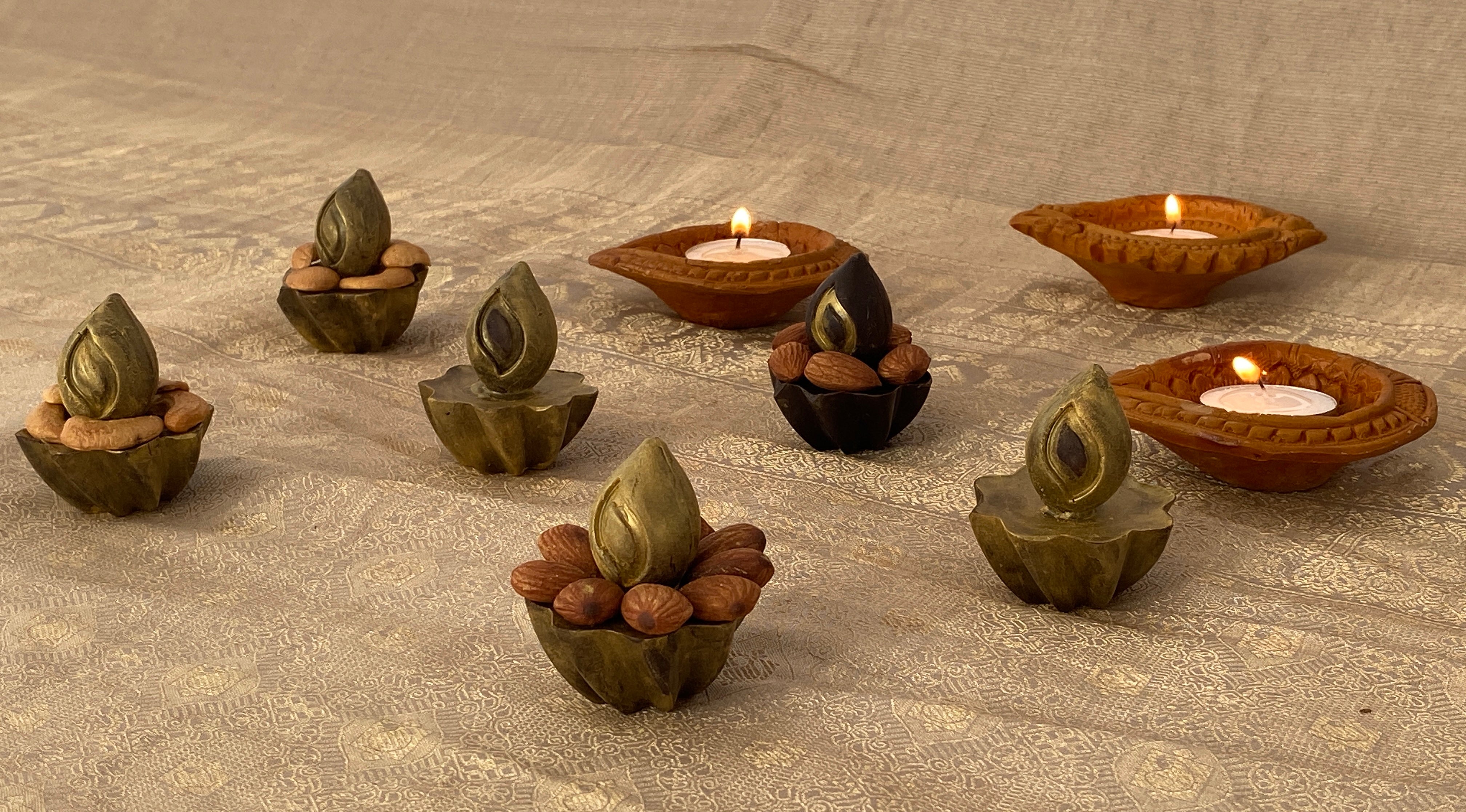 Chocolate World RM1861 / 10.5 g / 24 Cavities Polycarbonate Mould