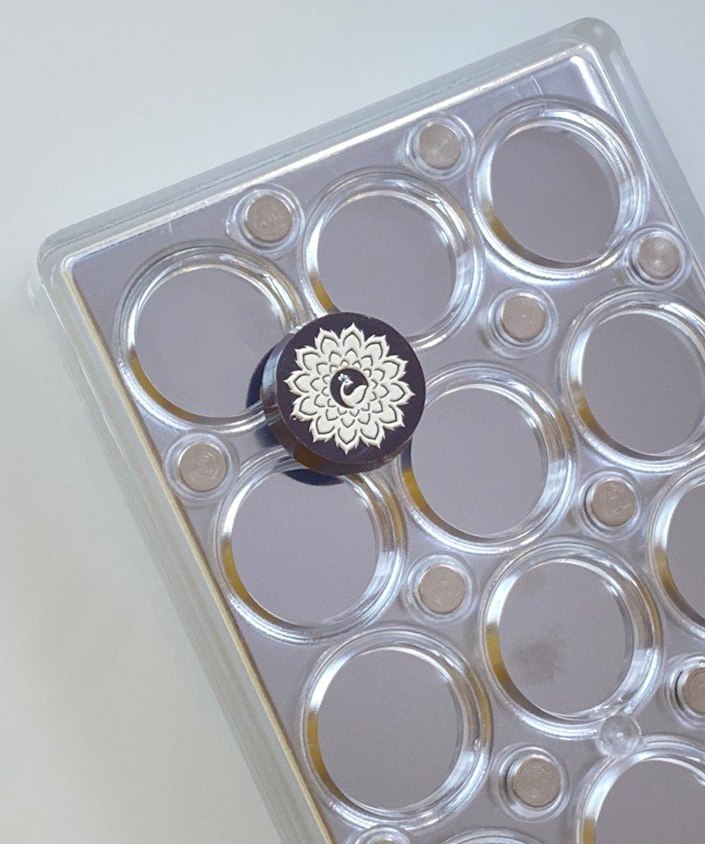 MMV017 European Polycarbonate Mould - Mangharam Chocolate Solutions