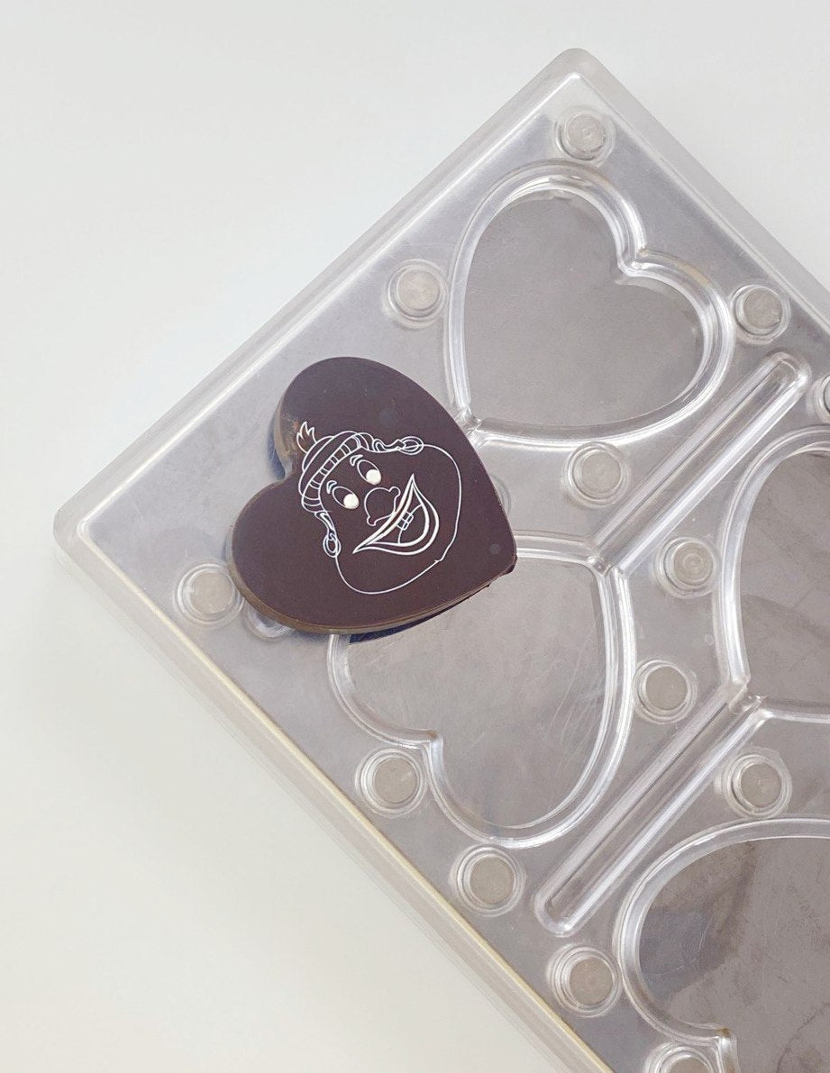 MMV036 Magnetic European Polycarbonate Mould - Mangharam Chocolate Solutions