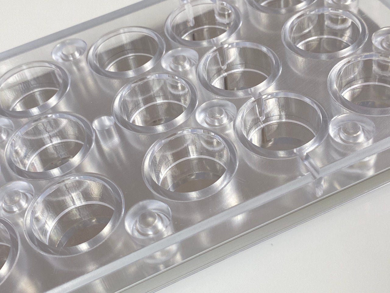 Chocolate World MMV041 / 12 gr / 18 cavities Polycarbonate Chocolate Mould