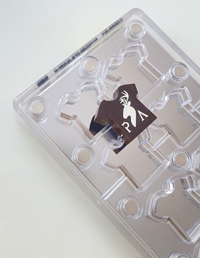 MMV031 Magnetic European Polycarbonate Mould - Mangharam Chocolate Solutions